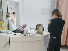 -季师傅无痕改衣(日月光中心店)