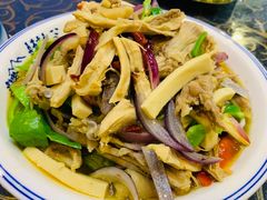 -乡村馕坑肉·烧烤·新疆菜·本地人更爱吃(阿勒泰首店)