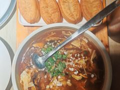 小油条配酸辣汤-味莊·青岛菜(云霄路店)