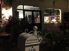 -彳亍咖啡·这里(水湾路店)