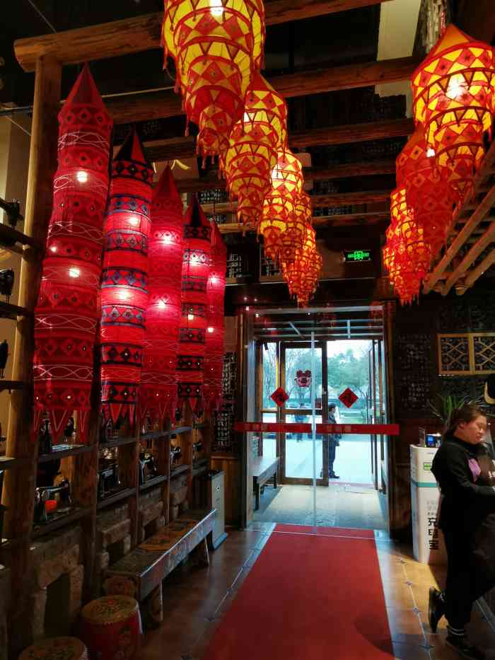 草棚棚(盛岸西路店)-"草棚棚.醉无锡这名字起得就很接地气啊,门.