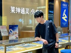 -王府井百货熙地港店