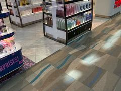 -王权免税店(普吉机场店)