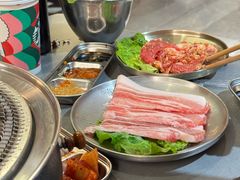 -围炉肉舍•炭烤活鳗•丹东海鲜烤肉(步行街店)