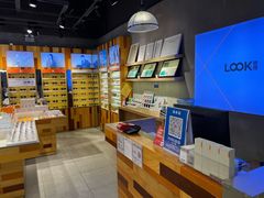-LOOK眼镜·蔡司依视路配镜(宝山万达店)