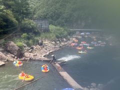 -安吉龙王山峡谷漂流