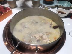 -洪氏嗨捞·猪肚鸡火锅(阳光天地店)