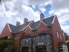 -钟书阁(松江泰晤士小镇店)