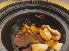 -锅飘飘·东北铁锅炖(雨花客厅店)