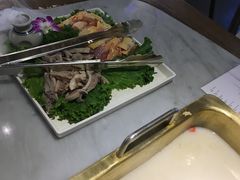 -尚尚仙·酸汤猪手·猪肚鸡火锅(华联万柳购物中心店)