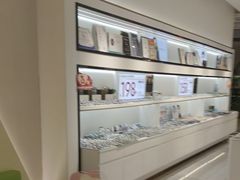 -J-Optical佳视明眼镜·蔡司视觉(青岛金茂览秀城店)