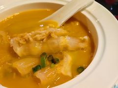 龙虾汤过桥花胶肚-海派悦庭·海胆烧麦·新融合菜(凯德广场店)
