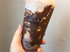 草莓酷脆阿华田-百分茶(九洲新世界店)