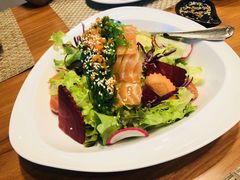 -Chom Cafe and Restaurant