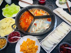 -渝里重庆火锅(航天城店)
