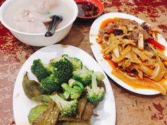 -雷祖芳老妈蹄花店