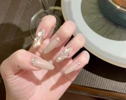 -UGIRL有个美甲