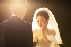 -雪中彩影婚纱摄影·微光艺术中心