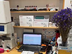 -豪门视光·星趣控·蔡司依视路眼镜代理商(中央大街店)