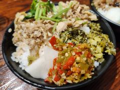 蒜香辣鸡肉饭-大三元台湾鲁肉饭(沙井新桥店)