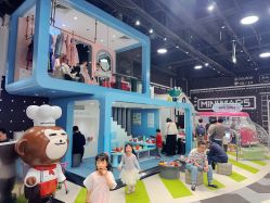 -MINI MARS KIDS CLUB亲子家庭中心(长宁天山店)