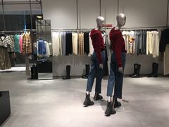 -URBAN REVIVO(欢乐海岸购物中心店)