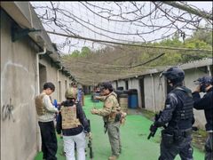 -东湖小天池真人CS彩弹野战基地