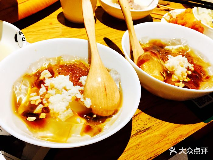 春熙禄潮范儿成都菜(西湖银泰店)桃胶缪糟冰粉图片