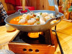 -老滇山寨•云南特色菜•地方菜•民族风情歌舞表演(金碧店)