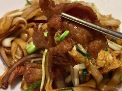 干炒牛河-高第街56号港式餐厅·精选(世茂广场宽厚里大明湖店)
