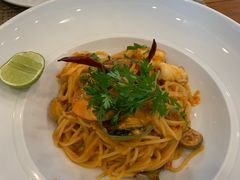 -Chom Cafe and Restaurant