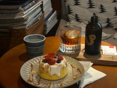 -彳亍咖啡·这里(水湾路店)
