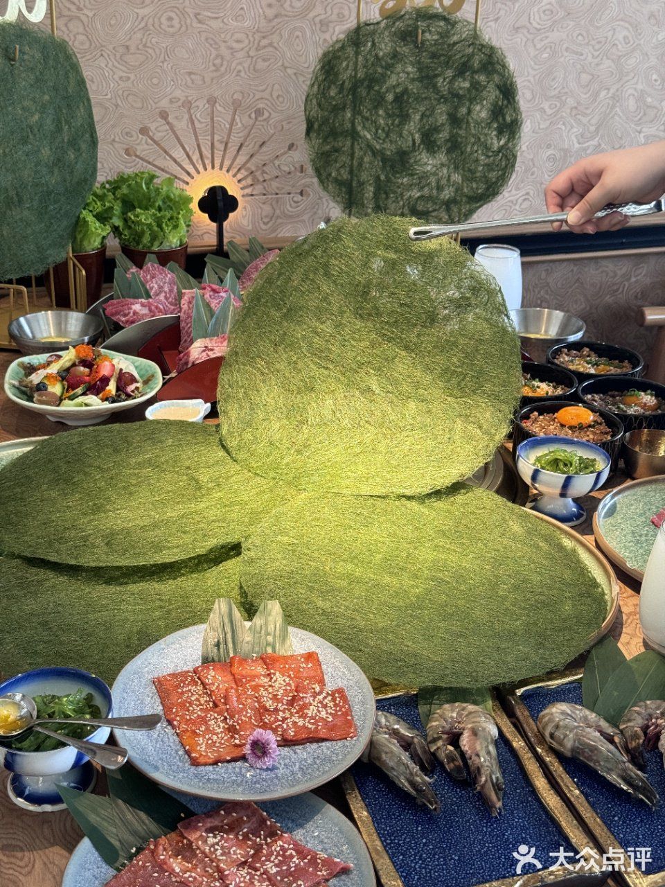 哇哇哇！这家烤肉什么造型呀！