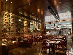-恰餐厅及酒吧 CHAR Bar & Grill (北京丽都皇冠假日店)