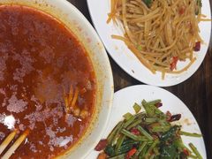 -青年路烩面馆(绿地世纪城店)