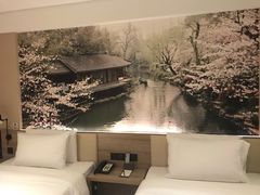 -杭州西湖湖滨银泰亚朵酒店