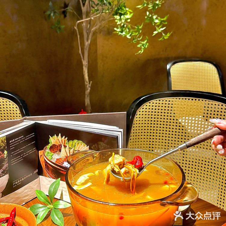 不用去云南，在上海尝尽山野菌子的云南料理！