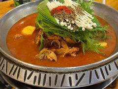 -喇喇排骨火锅·传统韩式脊骨汤(望京西园总店)