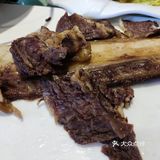 一层进来扫码登记，乘坐电梯来到三层