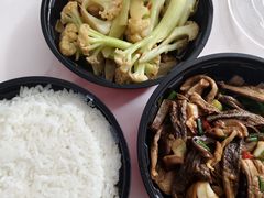 -雀舞云南菜(天津天河城购物中心店)