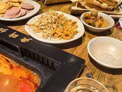 -老牌坊云南鱼豆花火锅(爱建店)