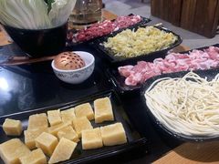 -果松木炭酸菜铜火锅·外婆参鸡汤