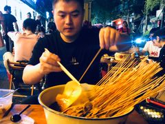 -拈签一笑黄牛肉辣卤串串