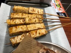 -何妹湿辣牛肉·粤式烧烤砂煲(桂雅路店)