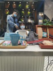 -PE SALON