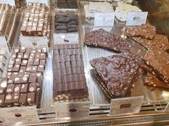 三种坚果白巧克力-VENCHI 闻绮(北京国贸商城店)