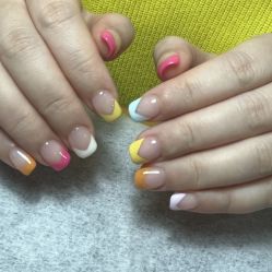 -花岐款式专研健康美甲沙龙
