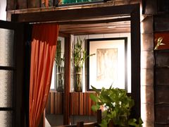 -Cuc Gach Quan Restaurant