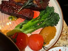 烤西班牙风味猪肋排配蜜汁烧烤酱-BROWNSTONE布朗石西班牙餐厅(富城店)