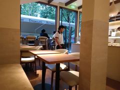 -VERIE BAKEHOUSE